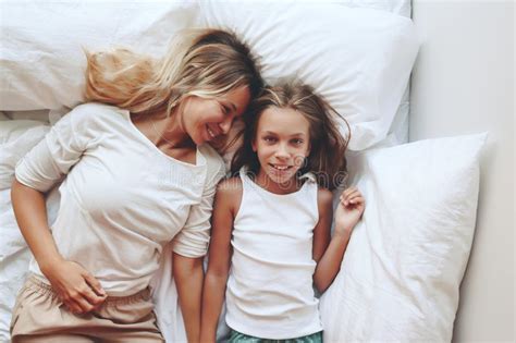 Mom With Tween Daughter Stock Image Image Of Relaxation