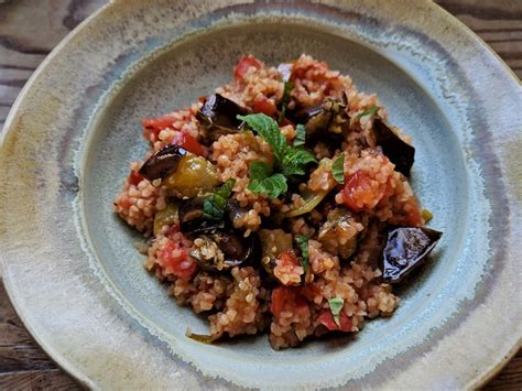 Bulgur Pilaf With Eggplants Peppers And Tomatoes Hondros Me