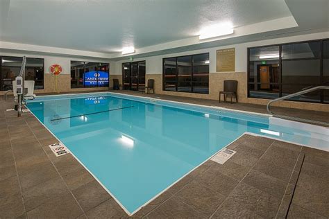 Candlewood Suites Bloomington An Ihg Hotel Pool Pictures And Reviews