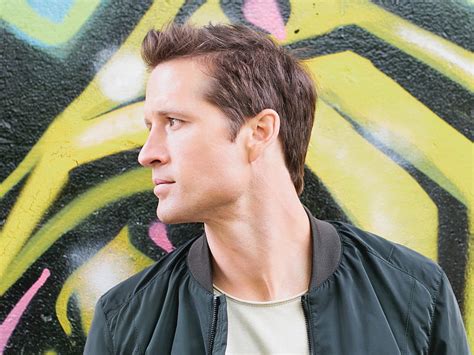 Singers Walker Hayes Hd Wallpaper Peakpx