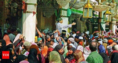 ajmer pakistan delegation returns home hopes to visit ajmer dargah again ajmer news times