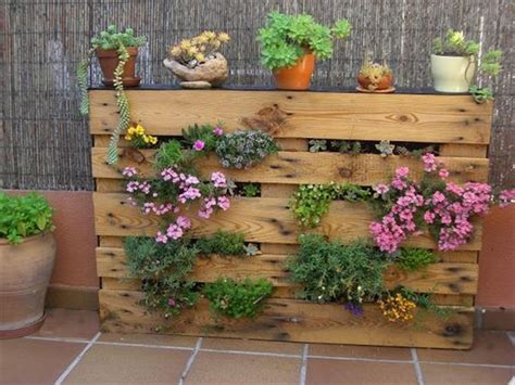 Wow I Want To Make Diy Recycled Pallet Vertical Garden For