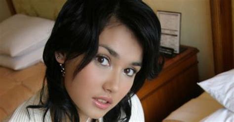 Maria Ozawa Unggah Foto Seksi Di Bali Netizen Stay In Indonesia Please Okezone Celebrity