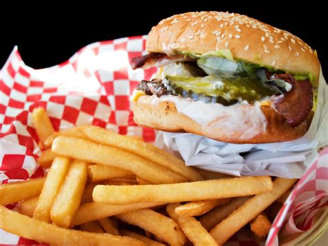 This Chicago Restaurant Has The Best Burger And Fries Combo In Illinois