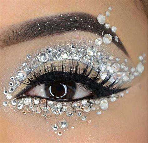 Silver Eye Makeup Eyemakeupred In 2020 Rhinestone Makeup
