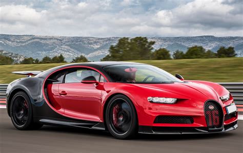 Bugatti Chiron Becomes The Fastest Car In The World Man Of Many