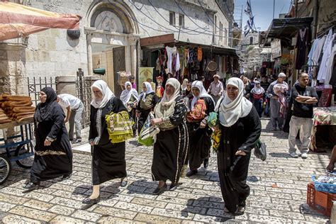 Gender Roles In Jewish And Muslim Cultures National Geographic Society