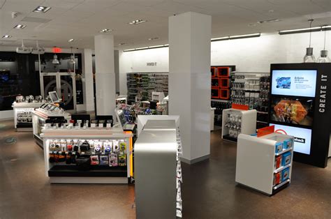 RadioShack Opens First Concept Store