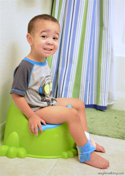 Potty training, jamie glowacki, recommends training between 20 to 30 months of age and warns that waiting too much. Potty Training Tips