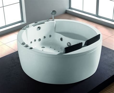 Bravo™ freestanding bathtubs offer unparalleled visual and functional flexibility. Freestanding whirlpool tub - the power of hydro massage as ...