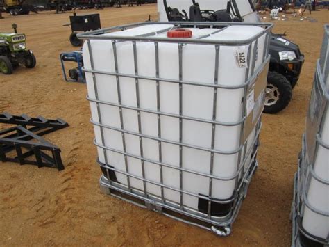 300 Gallon Plastic Tank Wmetal Cage