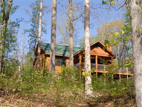 There is a nominal $5 entrance fee and the public facilities are clean and well maintained. Bear Creek Lake accommodations | Flickr