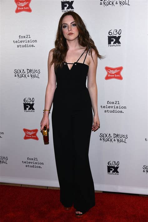 Elizabeth Gillies Sex Drugs And Rock And Roll Season Premiere