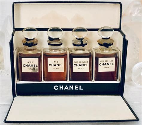 Hacken Begleiter Klammer Chanel Miniature Perfume Set 4 Bottles In Box
