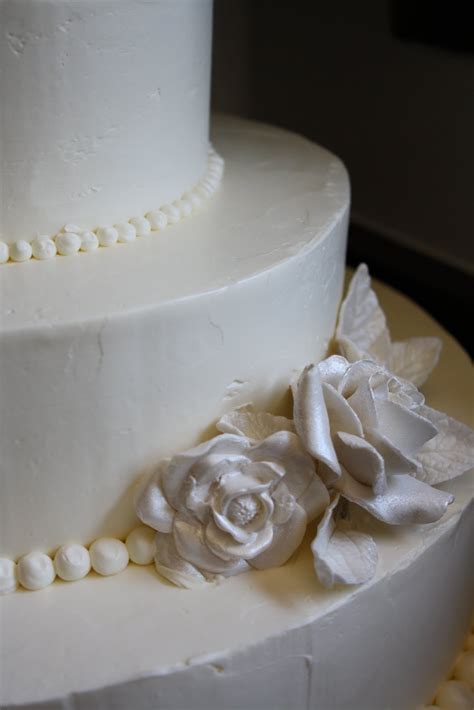 Verbena Pastries The Wedding Cake With Pearl Sugar Flowers