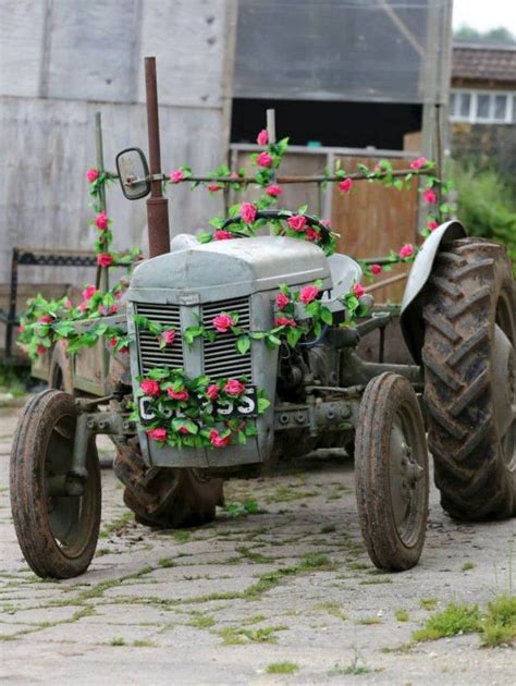Top 10 Boho Inspired Flower Arrangements Rustic Farm Wedding Tractor
