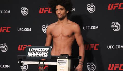 Alex Caceres The Ultimate Fighter 27 Finale Official Weigh Ins Mma Junkie