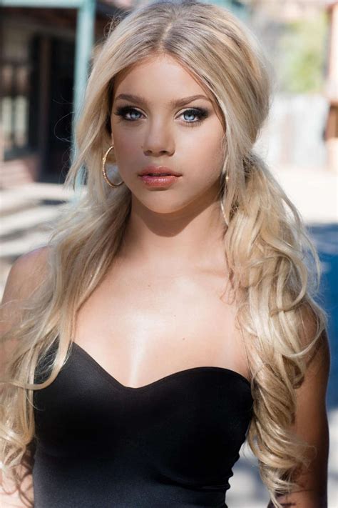 Kaylyn Slevin 67 Photos