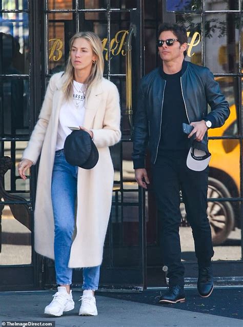 Westworlds James Marsden Steps Out With Girlfriend Edei For An