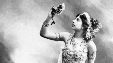 100 Jahrestag Mata Hari Oder Die Verhaftung Einer Verführerin Und Spionin