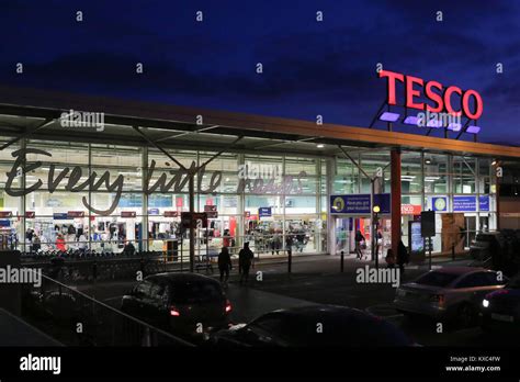 Tesco Store Front Hi Res Stock Photography And Images Alamy