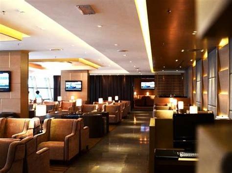 89 m, mas regional golden lounge klia sepangas, selangor. Plaza Premium Lounge KUL Airport Lounges KLIA1 (Satellite ...