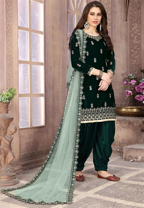Embroidered Velvet Punjabi Suit In Dark Green Kch4620