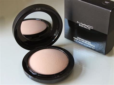 Mac Mineralize Skinfinish Natural Powder In Medium To Set Entire Face