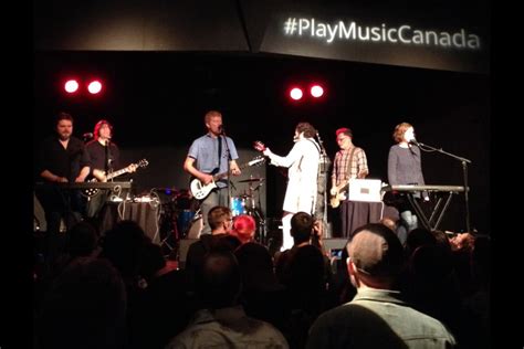 Concert Review New Pornographers Play To The Private Masses