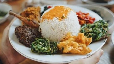 Udang balado or sambal goreng udang is a hot and spicy shrimp dish commonly found in indonesian cuisine. Rumah Makan Padang Mentari Pagi, Sate Padang & Frutto ...