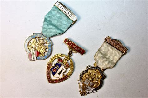 3 Masonic Charity Jewels Metallo Dorato Catawiki
