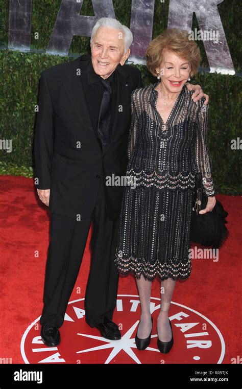 Kirk Douglas And Wife Anne Buydens At The 2010 Vanity Fair Oscar Party