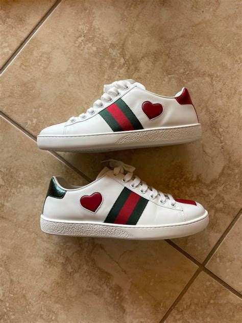Gucci Womens Gucci Ace Heart Low Top Sneaker