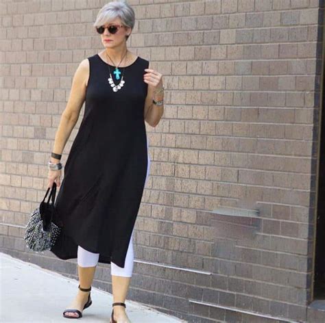 How To Wear Capris For Women Over 50 18 Capri Pant Outfits