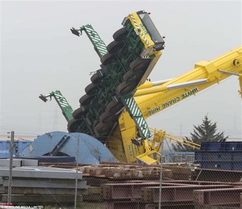 Terrifying Moment 600ft Crane Costing Â£32m Toppled Over In Scottish