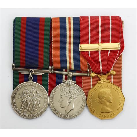 Ww2 Canadian Volunteer Service Medal War Medal And Canadian Forces