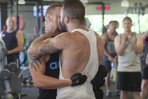 Couple Gets Engaged In Beyoncé Gym Flash Mob
