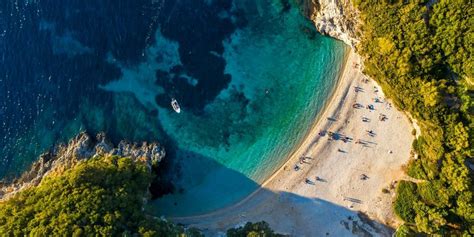 Най хубавите островни плажове в Гърция ferryhopper