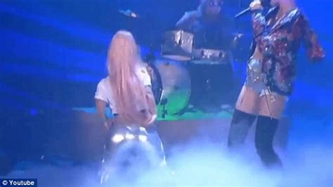 Miley Cyrus Spanks A Twerking Dwarf While Performing We Cant Stop On
