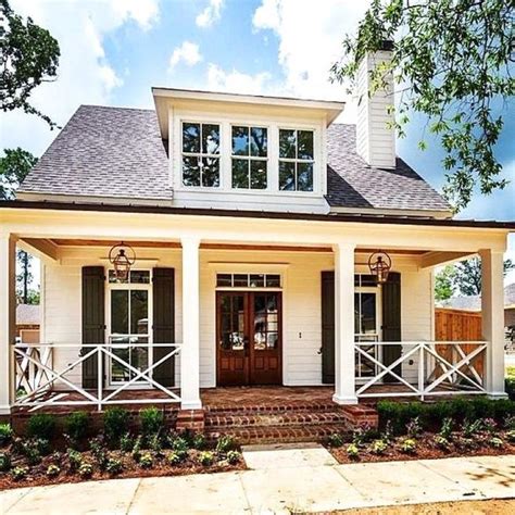Nice Small Modern Farmhouse With Front Porch Design Ideas Modern