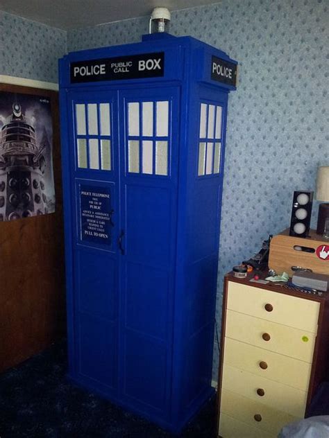 Barry Newbery Inspired Tardis Bookshelf Build