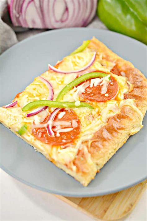 In a separate bowl, whisk together the almond flour, garlic powder, and salt. Keto Pizza! Low Carb Sheet Pan Pizza - Ketogenic Diet Recipe - Appetizers - Side Dish - Lunch ...