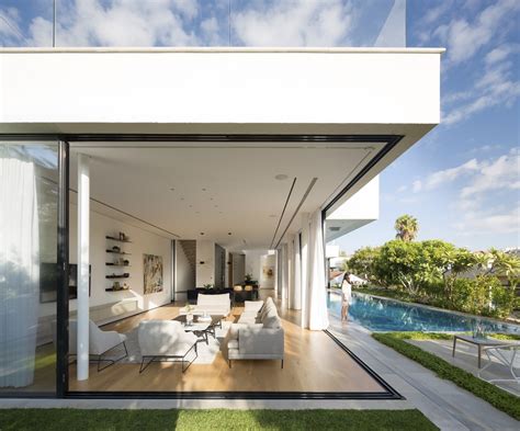 Sliding Glass Wall Used For Remarkable Indoor Outdoor Connection