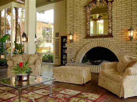 But what makes a this style is a blend of the traditional characteristics of mediterranean style homes with modern elements, it's usually in this type of homes that you'll find. 19 Stunning Mediterranean House Decoration Ideas