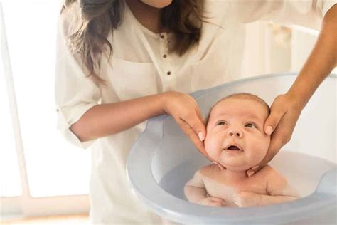 Ofurô Para Bebê 7 Benefícios Do Banho Para Recém Nascido