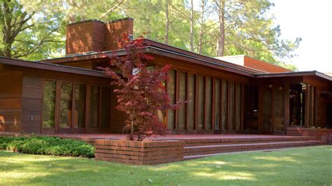 30 Iconic Frank Lloyd Wright Designs In America