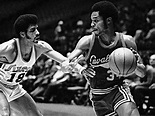 Cleveland Cavaliers take Notre Dame's Austin Carr first overall in 1971 ...