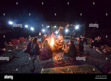 A Campfire Gathering In Wadi Gnaeh Sinai Egypt Stock Photo Alamy