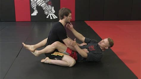 How To Do The Guillotine Choke Hold Youtube
