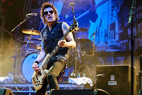 The Best Glam Metal Bassists Of All Time Ranked Return Of Rock